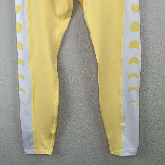 C&C California Pale Banana Yellow High Waist Cropped Workout Leggings Large NWT - Picture 5 of 12